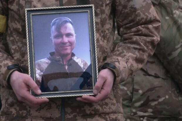 У Рівному попрощалися із військовим медиком, який загинув від кулі снайпера 