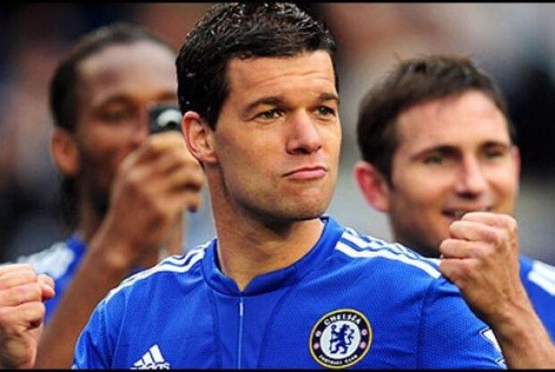 Обділив увагою спокусливих дівчат: легенда Челсі дивився фінал Ліги чемпіонів у стриптиз-клубі (Відео)