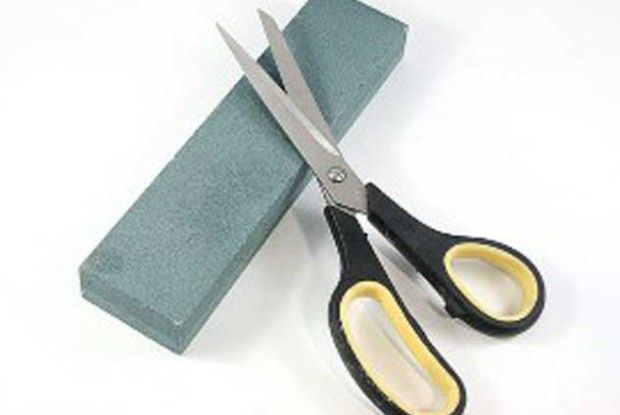 Як правильно заточити ножиці?