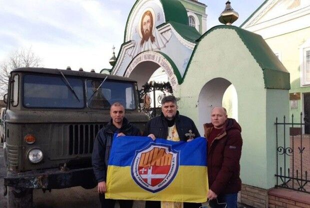 На Волині і дорослі, й діти зибрали на фронтову різдвяну вантажівку