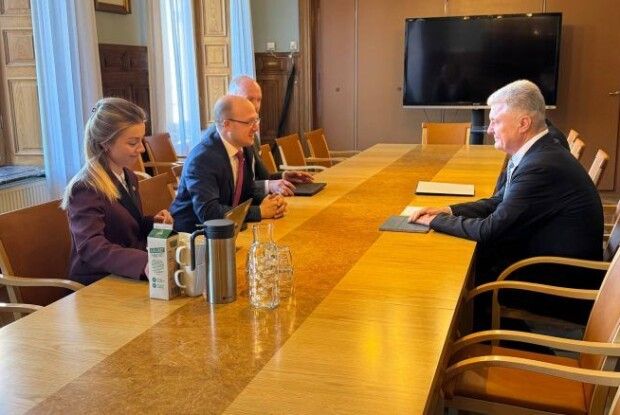 Порошенко у Стокгольмі обговорив із шведськими урядовцями шляхи посилення української ППО