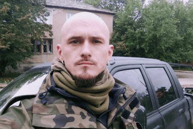Випускник рівненського ліцею записав звернення з передової до учнів своєї школи (Відео)