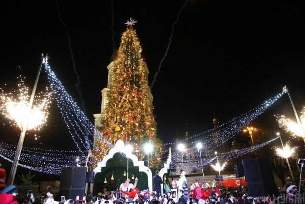 У Вільнюсі крута ялинка, але і в Луцьку біля «Променя» – достойна