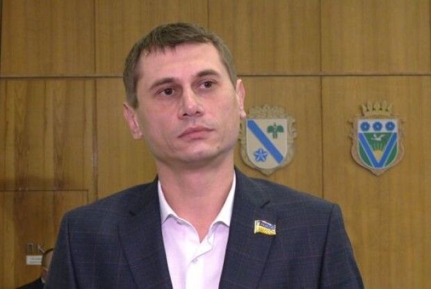 Голову Рівненської облради депутати проводжали аплодисментами 
