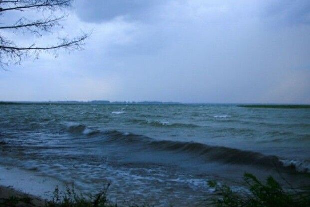 На Світязі через вітер перекинулись байдарочники