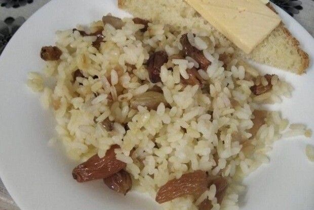 Фруктовий плов, запіканка, шніцель: учні волинської школи харчуються за новим меню, яке розробив відомий кулінарний експерт (Фото)