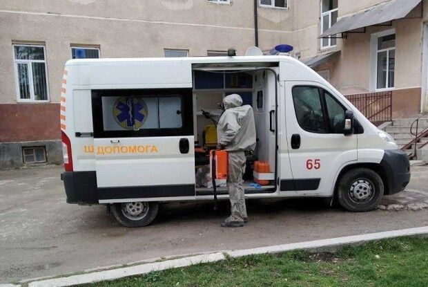 Двоє хворих на коронавірус чоловіків з Тернопільщини були на одному похороні