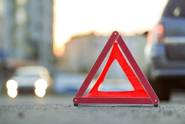 На Волині автівка в’їхала в магазин