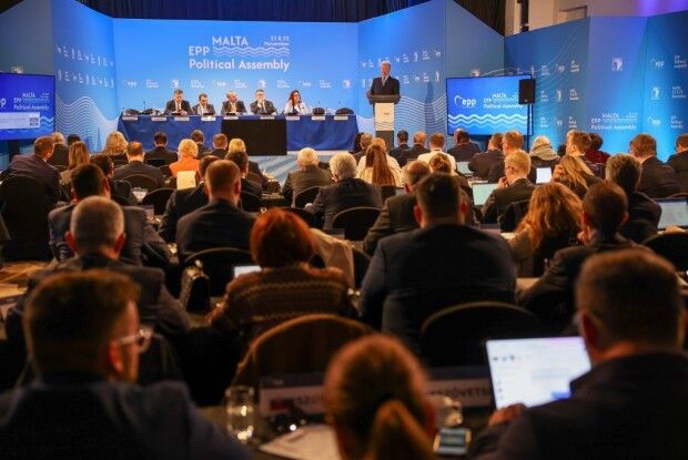 План спільної перемоги над путіним: Порошенко на Політичній асамблеї ЄНП вніс проєкт Резолюції 