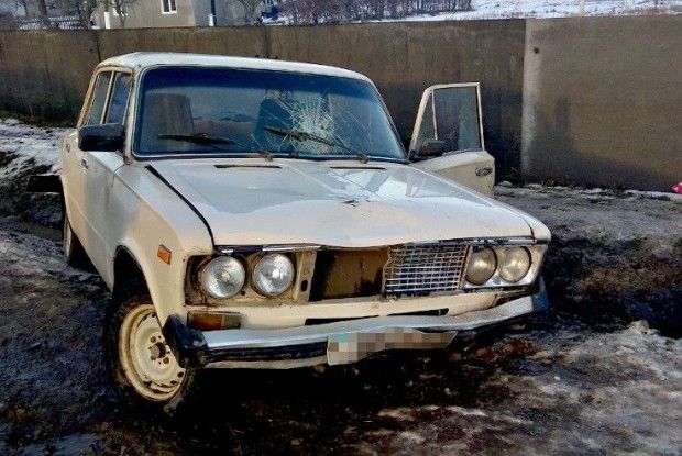 У Ратному п’яний водій наїхав на жінку та двох дітей