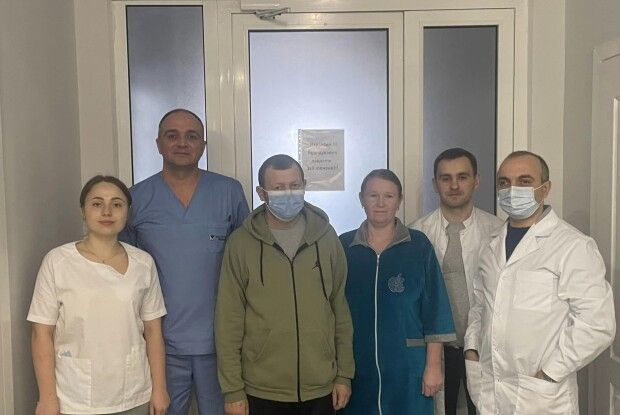 «Це історія про кохання»: волинський хірург про те, як дружина віддала нирку чоловіку