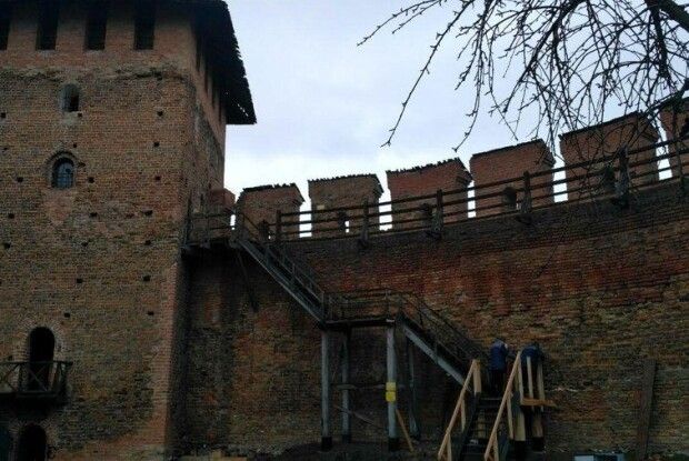  У Луцькому замку вперше за останні 20 років відновлюють сходи
