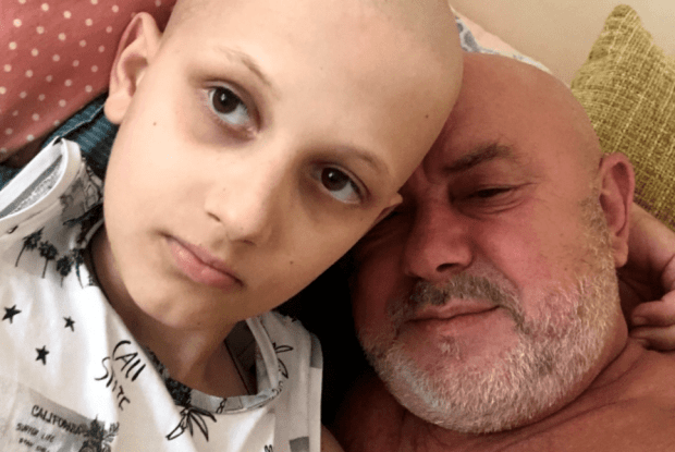 Відомий рівненський співак просить допомогти врятувати важкохворого онука