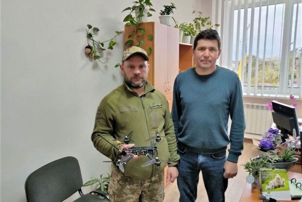 Боєць з Волині з відпустки до побратимів на фронт повернеться з дроном від земляків