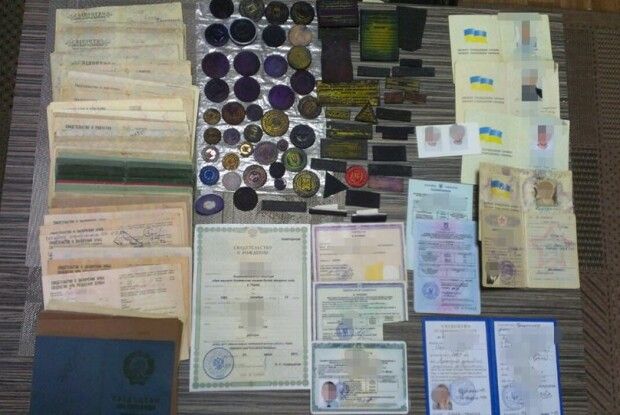 Накрили «контору», яка забезпечувала бандитів на Донбасі «ксівами» (фото)