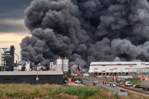 Навіщо палити склади «Вайлдберіз?» Оптика війни