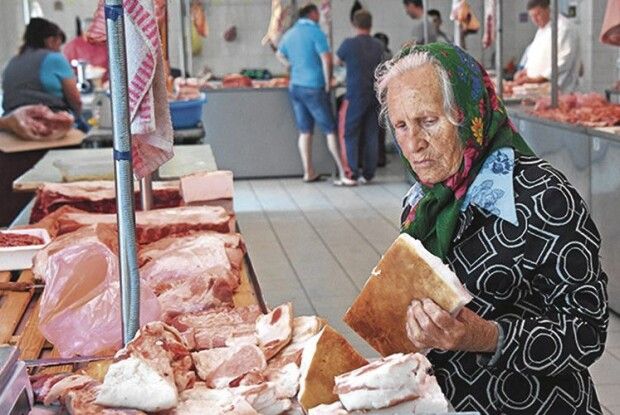 «Кому потрібна стара хата з «виходком» за хлівом?»