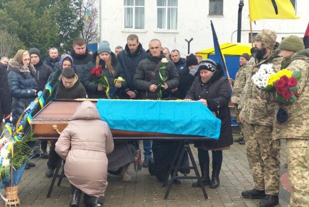 На Волині попрощалися із Олександром Іваненком, який віддав своє життя за Україну (Фото)