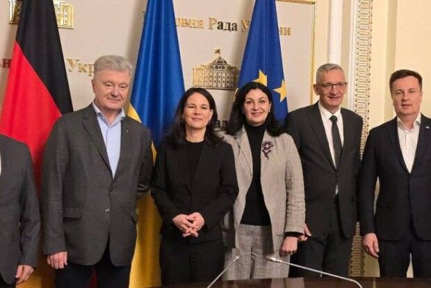 Петро Порошенко подякував Анналені Бербок за незмінну підтримку України