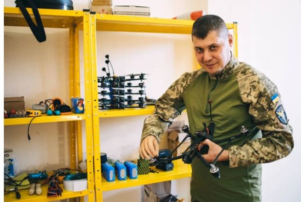«Перші дрони паяла дружина»