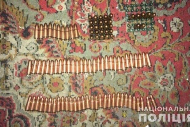 Поліцейські обшукали житло 70-річного жителя Нововолинська
