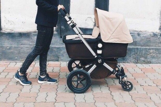 З’явилося відео з місця ДТП, в якому маршрутка наїхала на дитячий візочок