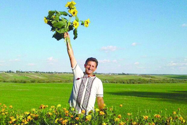 Сонце прокидається рано, а працьовитий Василь — ще раніше
