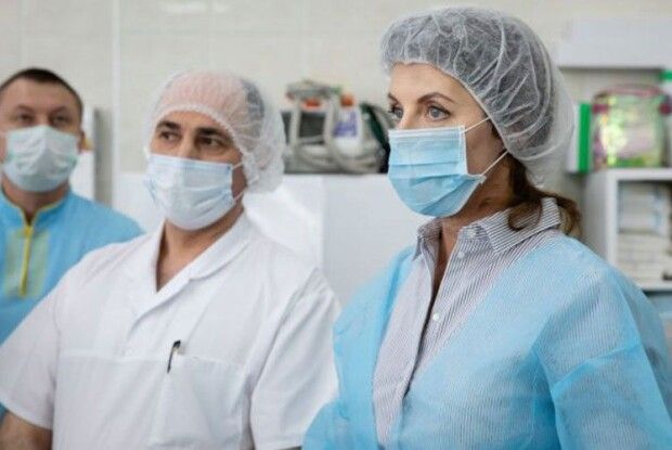 Фонд Порошенка передав лікарні 10 апаратів «штучного дихання»