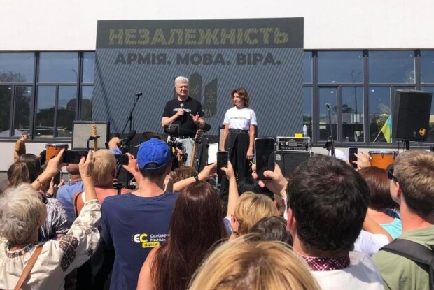 Порошенко прозвітував,  що витратив на допомогу  ЗСУ 6 мільярдів гривень