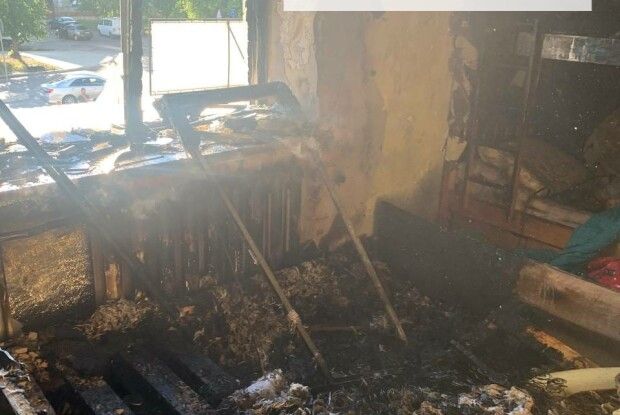 Пожежа в ковельській багатоповерхівці: бійці ДСНС врятували дитину й літню жінку (Відео)