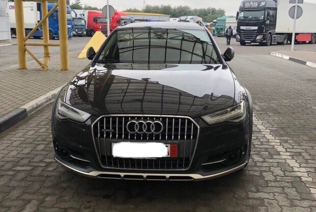  На «Ягодині» забрали Audi у чоловіка, який оформив «липовий» договір на машину (Фото) 