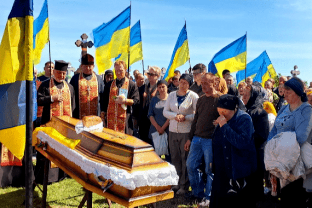У волинській громаді провели в останню дорогу загиблого воїна (Фото)