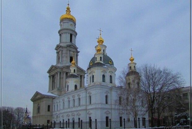 Окупанти скинули снаряд на Успенський собор у Харкові, який уцілів за часів Другої світової