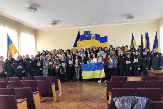 Це виглядало потужно: горохівчани великою родиною зібралися в День єднання (Відео) 
