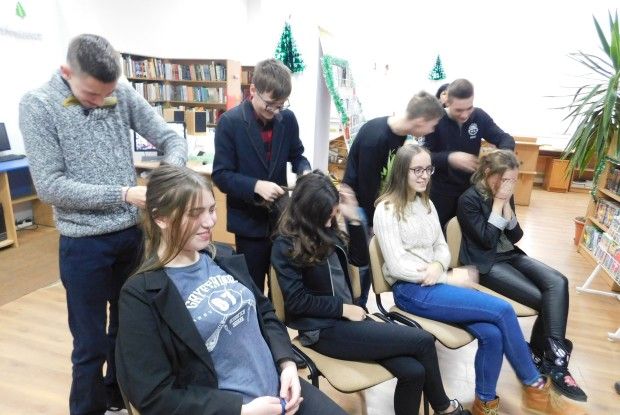 «Хто зверху»: вечорниці по-сучасному «Хто зверху»