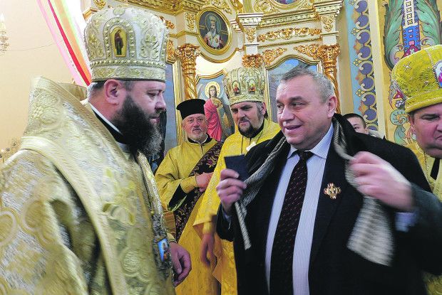Владика Михаїл в Угринові звершив освячення оновленої церкви