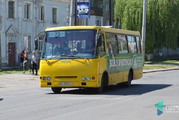 Жителі вулиць Карпенка-Карого та Задворецької вимагають від міськради відновити у Луцьку 23-й маршрут