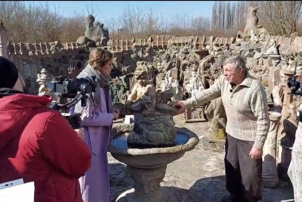 Що шукають столичні «Мисливці за дивами» у будинку з химерами Миколи Голованя (Відео)
