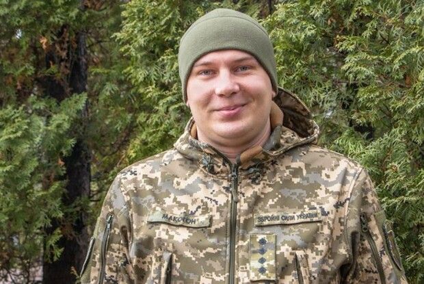 Після реабілітації капітан,  який втратив обидві ноги, командує ротою