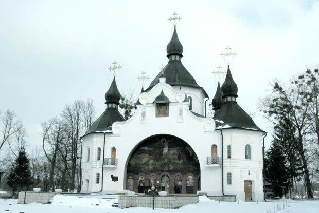 «Майстер малював «Голгофу» на блясі, тож із часом картина почала іржавіти та покриватися грибком…»