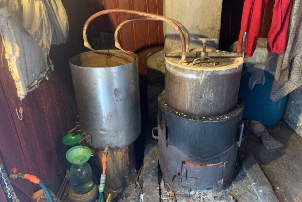 У селі на Волині ліквідували «самогону точку» місцевої жительки