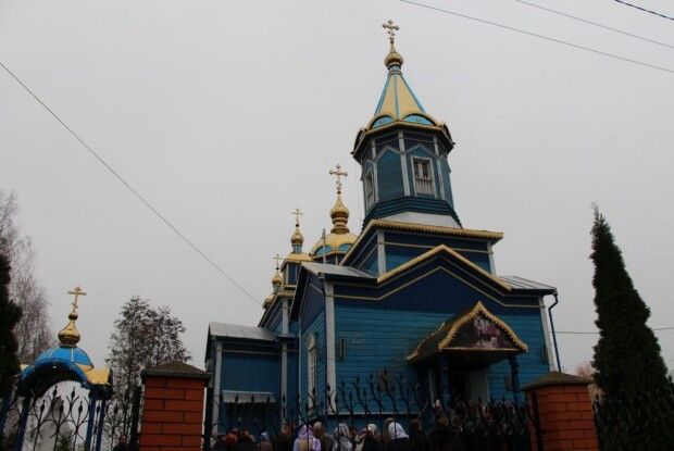 Волинський священник написав брошуру про свою парафію, яка перейшла до ПЦУ