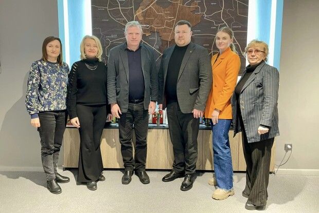 У Волинське місто литовський благодійник привіз гуманітарну допомогу для воїнів