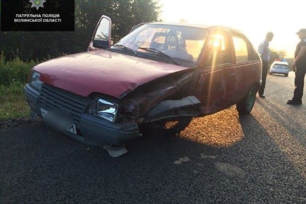 П’яний водій врізався у маршрутку (відео)