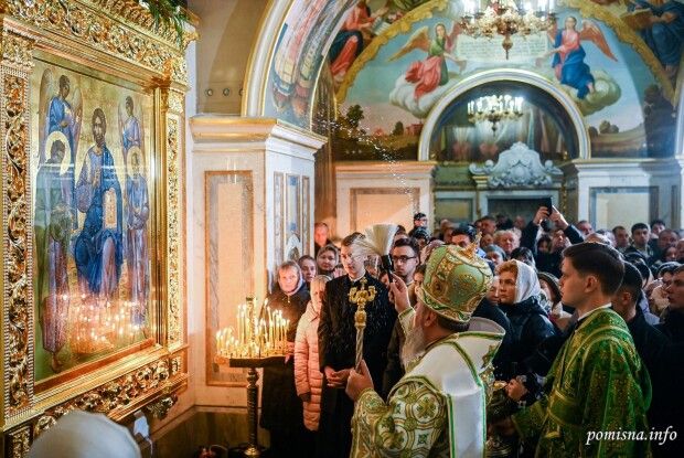 Благодійник з Волині придбав ікони для храму Успенської Києво-Печерської Лаври 