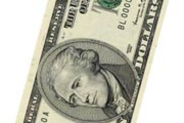 ДОЛАР ЗМІНЮЄ КОЛІР