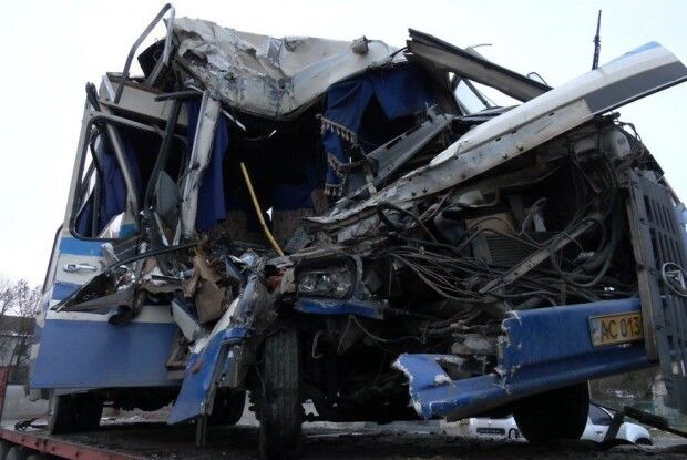 Який стан травмованих в аварії з рейсовим автобусом на Волині