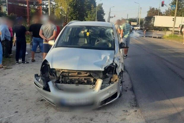 На Волині не розминулися автівка із мотоциклом