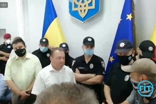 Луцькі протестувальники вимагають, щоб чиновники ішли у відставку