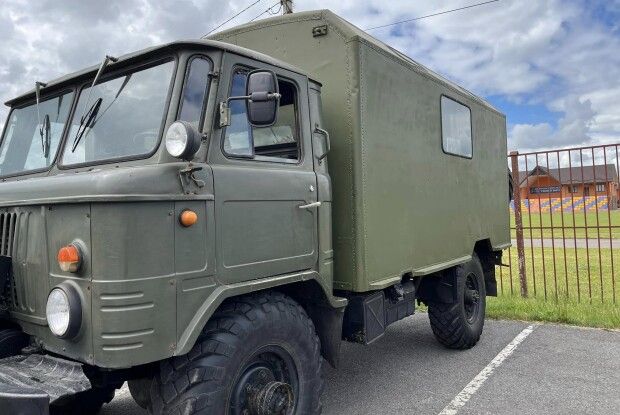 Громада на Волині передала три автівки та дрони на потреби військових